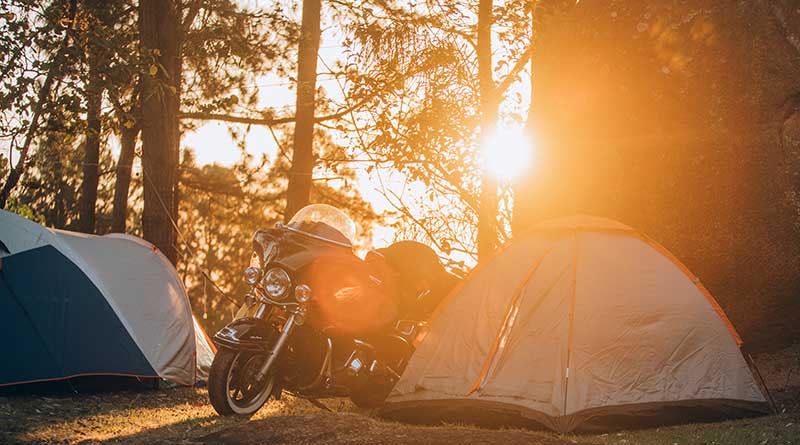 acampamento de moto