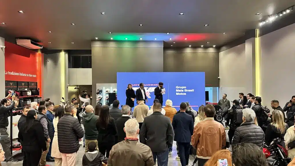 Registro da inauguração da primeira Moto Morini no Brasil